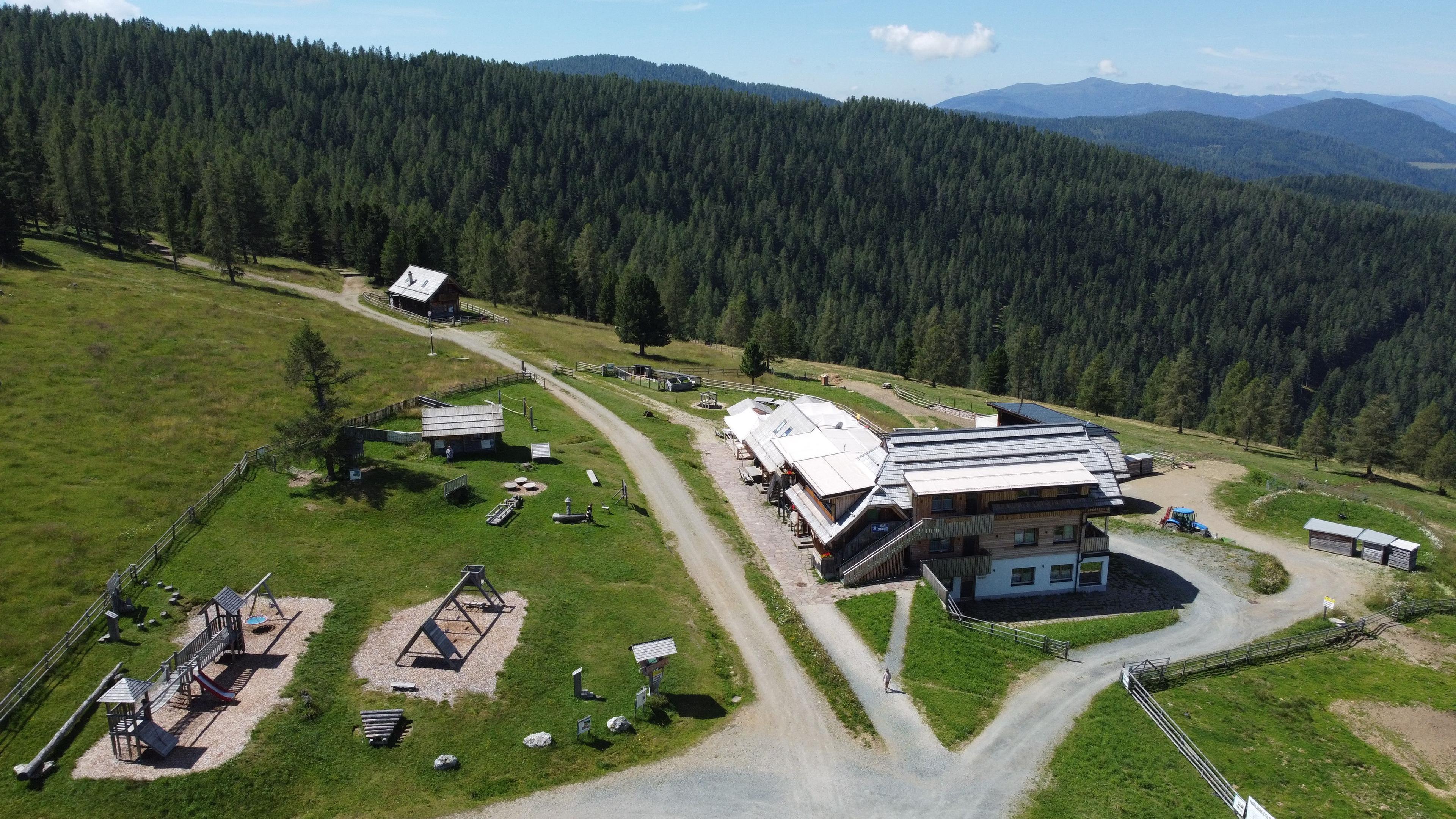 Spielplatz, Almgasthof, Senner- und Hiaslhütte